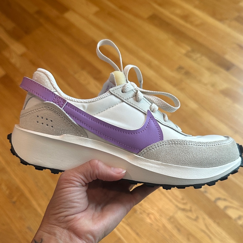 Nike Women's Waffle Debut